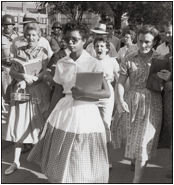 ile:Little Rock Desegregation 1957.jpg